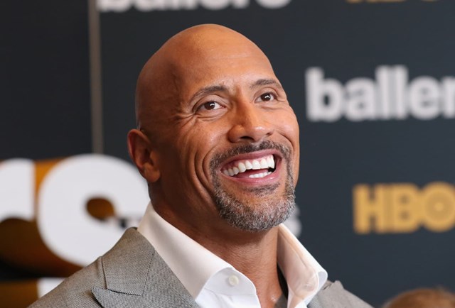 Nam diễn vi&ecirc;n&nbsp;Dwayne Johnson "bỏ t&uacute;i" được nhiều b&iacute; k&iacute;p kinh doanh nhờ đại dịch.