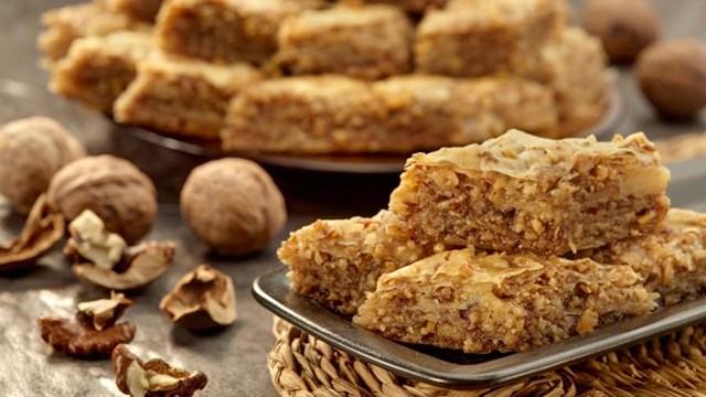 Baklava l&agrave; m&oacute;n b&aacute;nh v&ocirc; c&ugrave;ng nổi tiếng của Thổ Nhĩ Kỳ. Ảnh:&nbsp;Shutterstock