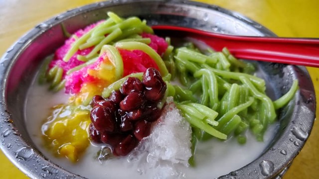 M&oacute;n ch&egrave; Cendol rất được y&ecirc;u th&iacute;ch v&agrave;o m&ugrave;a h&egrave;. Ảnh:&nbsp;Shutterstock
