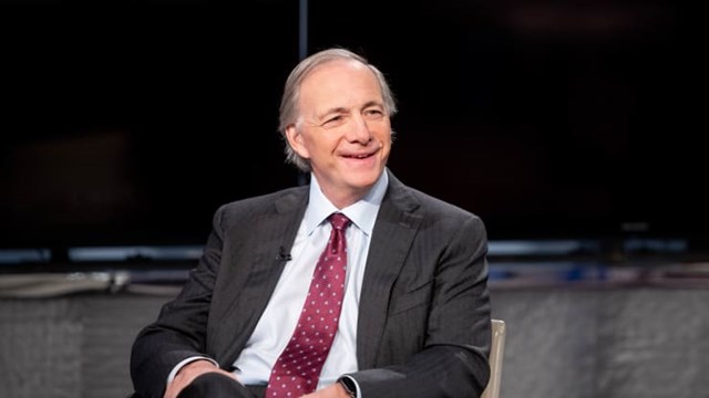 Tỷ ph&uacute; Ray Dalio ưa th&iacute;ch v&agrave;ng hơn Bitcoin. Ảnh: CNBC