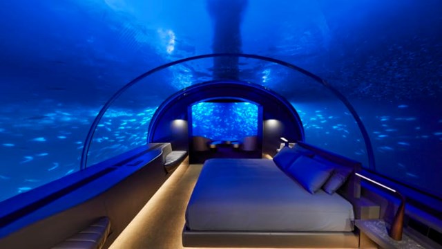 Ph&ograve;ng ngủ dưới nước tại biệt thự Muraka. Ảnh:&nbsp;Conrad Maldives Rangali Island