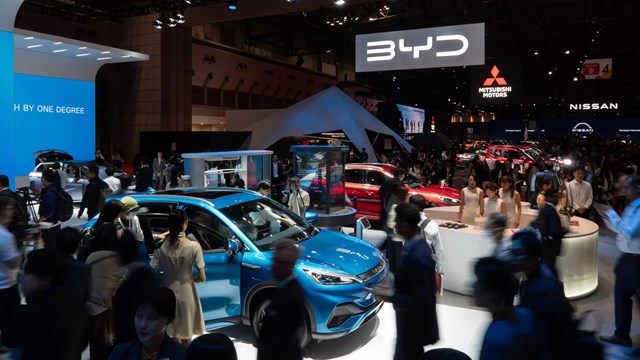 Từ nhà sản xuất pin đến ngôi vương xe điện: BYD báo lãi kỷ lục nhờ chiến lược giá rẻ và công nghệ không phụ phí