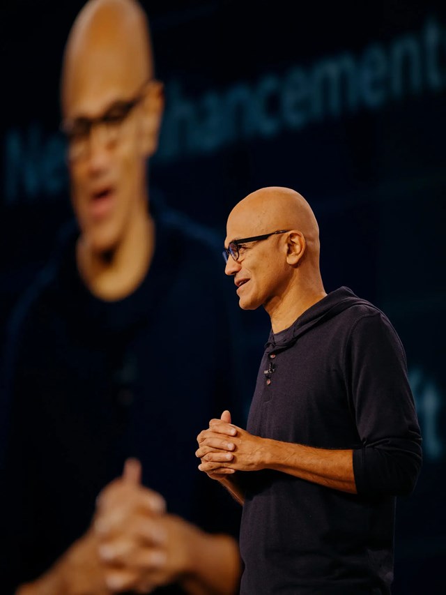 Satya Nadella của Microsoft xem x&eacute;t lại việc đầu tư th&ecirc;m v&agrave;o OpenAI khi Sam Altman bị sa thải v&agrave;o th&aacute;ng 11 năm ngo&aacute;i (Ảnh: NYTimes)