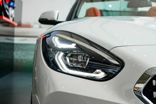 BMW Z4 - huyền thoại mui trần ra mắt tại Việt Nam - Ảnh 7