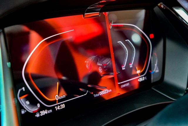 BMW Z4 - huyền thoại mui trần ra mắt tại Việt Nam - Ảnh 12