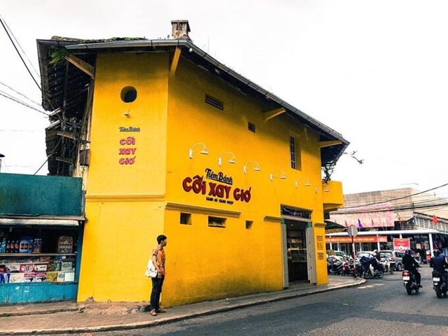 Tiệm b&aacute;nh thuộc căn nh&agrave; hai tầng của nh&agrave; s&aacute;ch H&ograve;a B&igrave;nh, nằm ở trung t&acirc;m TP. Đ&agrave; Lạt, ch&iacute;nh thức đ&oacute;ng cửa v&agrave;o 1/12/2020. Ảnh:&nbsp;Di Vỹ