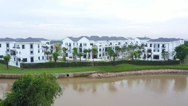 Thị trường BĐS ph&iacute;a Đ&ocirc;ng TP.HCM trở th&agrave;nh điểm n&oacute;ng trong xu hướng gi&atilde;n d&acirc;n