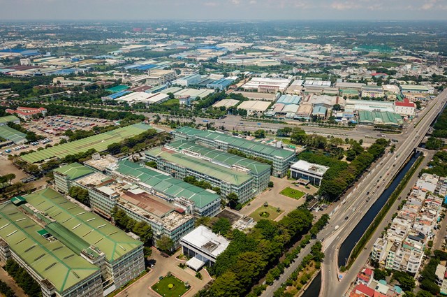 Khu c&ocirc;ng nghiệp T&acirc;n Tạo thuộc quận B&igrave;nh T&acirc;n, nơi tập trung h&agrave;ng trăm c&ocirc;ng ty sản xuất trong v&agrave; ngo&agrave;i nước. Ảnh: Quỳnh Trần &nbsp;