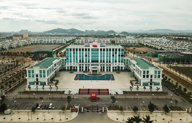 Trụ sở Trung t&acirc;m h&agrave;nh ch&iacute;nh mới của tỉnh Thanh Ho&aacute; nằm kế cận khu đ&ocirc; thị Vinhomes Star City &ndash; biểu tượng ph&aacute;t triển mới của Thanh Ho&aacute;. &nbsp;