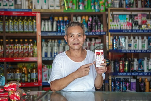C&aacute;c chủ tạp h&oacute;a c&oacute; thể ứng vốn miễn ph&iacute; tới 70 triệu đồng ngay tr&ecirc;n ứng dụng VinShop. &nbsp;