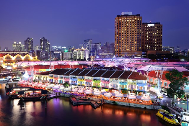 Clarke Quay - tổ hợp thương mại, giải tr&iacute; b&ecirc;n s&ocirc;ng sầm uất tại Singpore &nbsp;