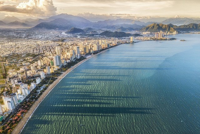 Nhờ lợi thế về hệ sinh th&aacute;i, hạ tầng thu h&uacute;t du kh&aacute;ch, Nha Trang lu&ocirc;n l&agrave; thị trường được giới đầu tư để mắt. Ảnh: Trần Anh Khoa &nbsp;