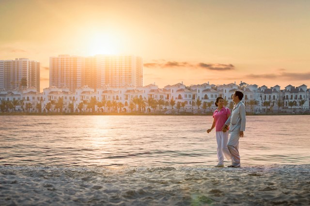 Một ng&ocirc;i nh&agrave; giống như resort để t&aacute;i tạo năng lượng mỗi ng&agrave;y &nbsp;