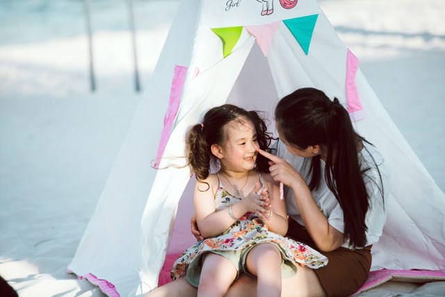 C&aacute;c em b&eacute; cũng v&ocirc; c&ugrave;ng h&agrave;o hứng khi được cắm trại ngay ở H&agrave; Nội. &nbsp;