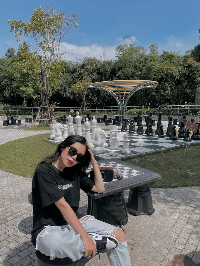 Nếu bạn muốn style ảnh &ldquo;ngầu&rdquo; h&atilde;y tới check in tại khu b&agrave;n cờ n&agrave;y. Ảnh: Vinhomes &nbsp;