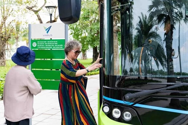 Vị tr&iacute; t&acirc;m điểm c&aacute;ch hồ Ho&agrave;n Kiếm chỉ 15 ph&uacute;t di chuyển c&ugrave;ng kết nối giao th&ocirc;ng thuận tiện mang lại trải nghiệm trọn vẹn cho cư d&acirc;n Vinhomes Ocean Park &nbsp;