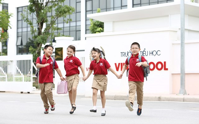 Gửi gắm con v&agrave;o hệ thống trường Vinschool, phụ huynh y&ecirc;n t&acirc;m v&igrave; chất lượng gi&aacute;o dục&nbsp;sẽ trang bị cho con những h&agrave;nh trang cần thiết để vững bước v&agrave;o tương lai &nbsp;