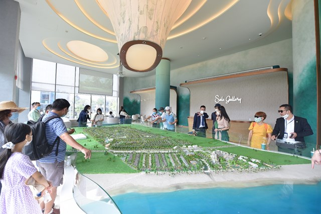 Đ&ocirc;ng đảo nh&agrave; đầu tư đến t&igrave;m hiểu, tham quan dự &aacute;n tại NovaWorld Ho Tram &nbsp;