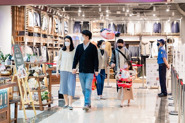 Đối với mọi người, những ng&agrave;y nghỉ Tết dương lịch l&agrave; dịp để nghỉ ngơi, cũng l&agrave; thời gian để tranh thủ mua sắm những m&oacute;n đồ y&ecirc;u th&iacute;ch v&agrave; mọi thứ thiết yếu cho gia đ&igrave;nh. &nbsp;