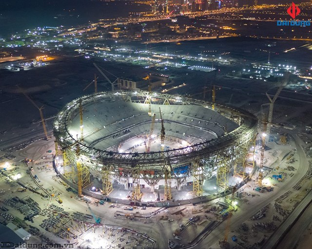 H&igrave;nh ảnh tiến độ thi c&ocirc;ng kết cấu th&eacute;p c&ocirc;ng tr&igrave;nh s&acirc;n vận động Lusai (Qatar) được Đại Dũng đăng tải tr&ecirc;n website.