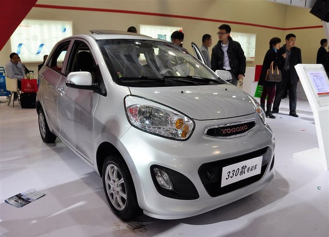 Chiếc 330 l&agrave; một bản sao ho&agrave;n chỉnh của Kia Morning ở ngoại thất, được chế tạo bởi nh&agrave; sản xuất Yogomo tại Trung Quốc. Đ&acirc;y l&agrave; mẫu xe điện với 2 phi&ecirc;n bản động cơ c&oacute; c&ocirc;ng suất 7,5 kW hoặc 13 kW, lấy nguồn năng lượng từ ắc quy ch&igrave; hoặc khối pin lithium-ion. Phi&ecirc;n bản cao cấp nhất của xe c&oacute; thể đạt tốc độ 60 km/h v&agrave; di chuyển được 160 km mỗi lần sạc điện. &nbsp;