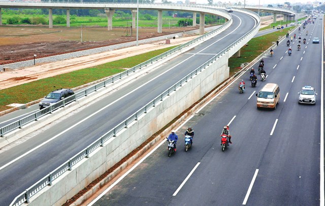 T&iacute;nh d&agrave;i hạn l&agrave; điểm đặc trưng của c&aacute;c dự &aacute;n PPP, đặc t&iacute;nh n&agrave;y khiến doanh thu của PPP bị t&aacute;c động li&ecirc;n tục v&agrave; k&eacute;o d&agrave;i.