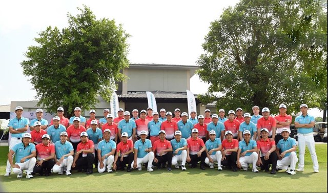 VGA Union Cup 2021 thể hiện tinh thần thể thao đo&agrave;n kết, gắn b&oacute; giữa c&aacute;c golfer 2 miền Nam - Bắc.