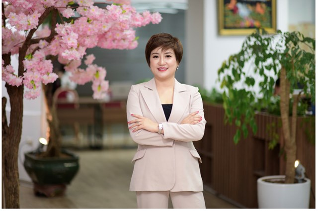 CEO Nguyễn Huyền: Từ bỏ ng&#224;nh ng&#226;n h&#224;ng v&#224; th&#224;nh c&#244;ng rực rỡ với thương hiệu mỹ phẩm - Ảnh 2