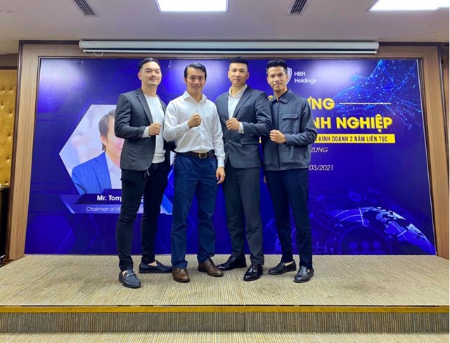 Anh Thành cũng tham gia nhiều khóa học để nâng cao năng lực bản thân 