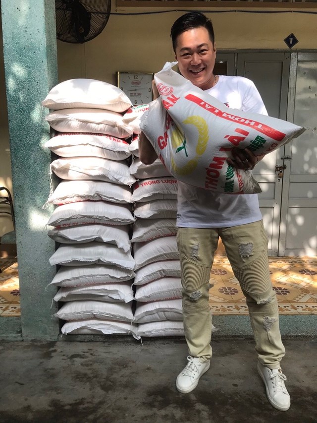 Phi công Đăng Nguyễn làm nhiều việc nhưng vẫn không quên việc thiện nguyện  - Ảnh 4