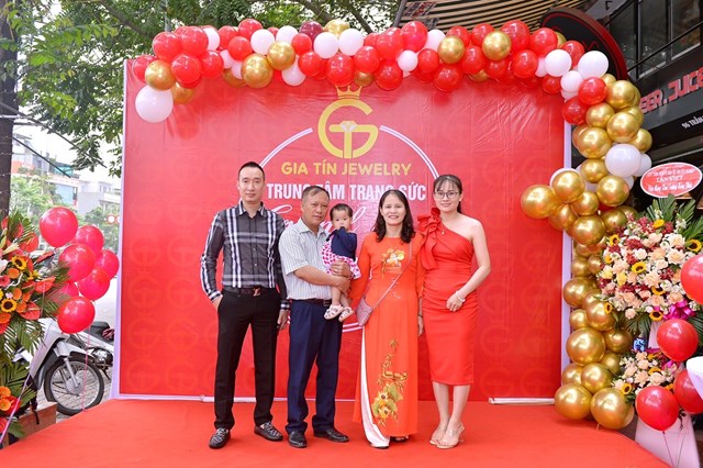 Nữ gi&#225;m đốc 8X v&#224; thương hiệu trang sức mới mẻ Gia T&#237;n Jewelry &amp; Diamond - Ảnh 2