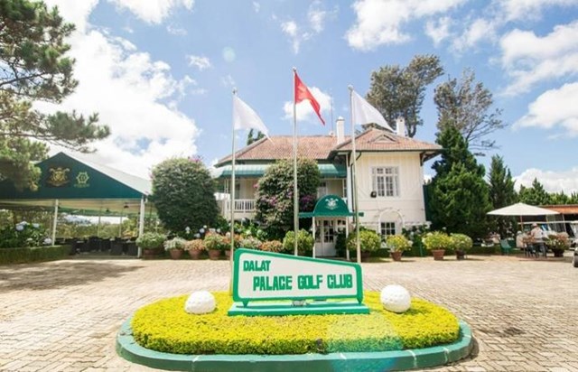 Sân golf Đồi Cù của Hoàng Gia ĐL.