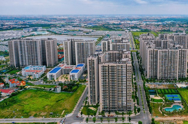 Giá chung cư ở Hà Nội vẫn neo ở mức cao, khó hạ nhiệt.