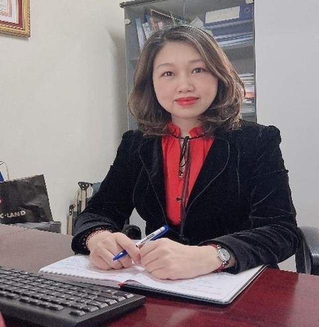 B&agrave; Nguyễn Th&ugrave;y Phương, Trưởng ph&ograve;ng BHXH ngắn hạn.