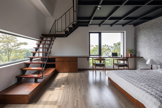 Tầng 2 l&agrave; ph&ograve;ng ngủ của &ocirc;ng b&agrave; v&agrave; c&aacute;c ch&aacute;u đến chơi mỗi cuối tuần.
