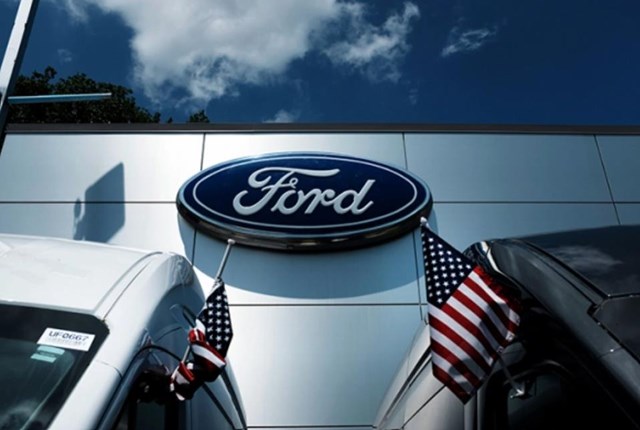 Ford b&aacute;n cổ phần Rivian sau khi lỗ 3,1 tỷ USD.