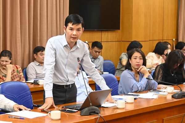 Đồng ch&iacute; Tạ Th&agrave;nh Trung - Ph&oacute; Cục trưởng phụ tr&aacute;ch Cục C&ocirc;ng nghệ th&ocirc;ng tin đ&oacute;ng g&oacute;p &yacute; kiến thảo luận tại hội nghị.