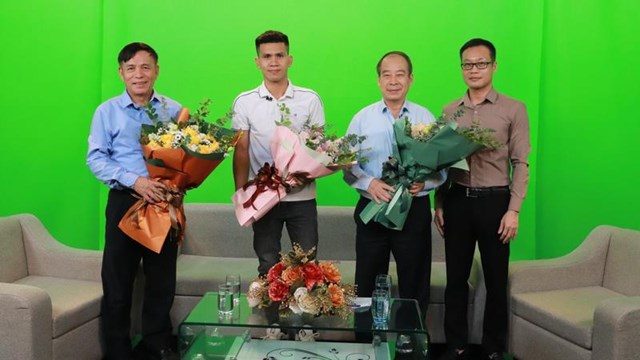 Những gương s&aacute;ng ph&aacute;p luật được vinh danh thuộc nhiều lĩnh vực, lứa tuổi, nghề nghiệp ... kh&aacute;c nhau.