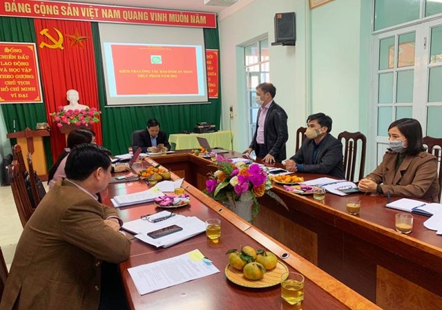 &Ocirc;ng Ngọc Thanh Dũng, Chi cục trưởng Chi cục ATVSTP H&agrave; Giangb&aacute;o c&aacute;o kết quả c&ocirc;ng t&aacute;c bảo đảm ATTP năm 2021