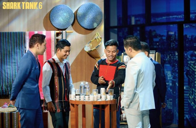 Ch&#224;ng trai d&#226;n tộc &#202; Đ&#234; bỏ ng&#224;nh y đi kinh doanh c&#224; ph&#234;, đạt 10 tỷ đồng doanh thu năm 2023, khiến Shark H&#249;ng Anh r&#250;t V&#233; V&#224;ng gi&#224;nh deal nảy lửa - Ảnh 1