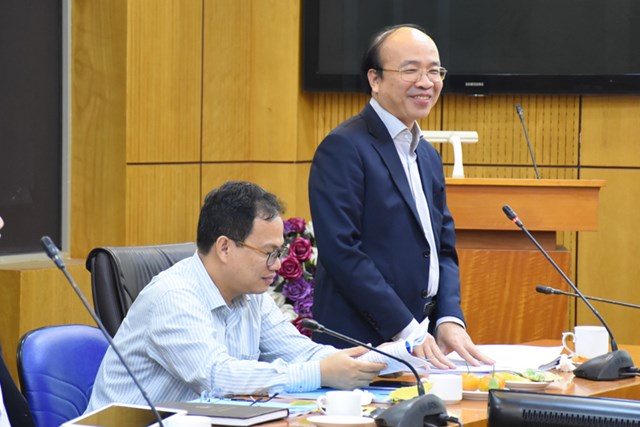 Chủ tịch Viện H&agrave;n l&acirc;m khoa học x&atilde; hội Việt Nam, nguy&ecirc;n Thứ trưởng Bộ Tư ph&aacute;p Phan Ch&iacute; Hiếu tham dự v&agrave; ph&aacute;t biểu tại Hội nghị.