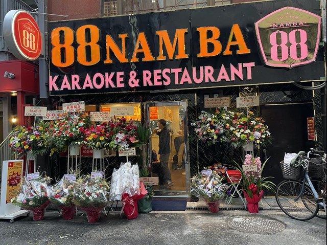 Ngo&agrave;i mở qu&aacute;n ăn, ph&ograve;ng Karaoke, Trần Minh c&ograve;n tham gia thị trường bất động sản v&agrave; nhận được sự ủng hộ của nhiều kh&aacute;ch h&agrave;ng &nbsp;
