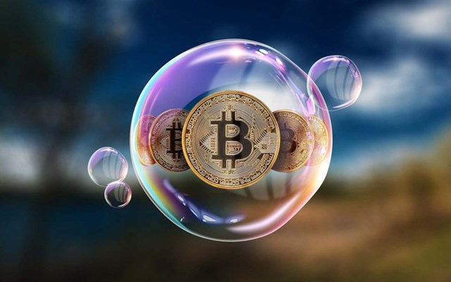 Khi gi&aacute; Bitcoin đạt đỉnh, nhiều nh&agrave; đầu tư cảnh b&aacute;o bong b&oacute;ng Bitcoin sẽ sớm vỡ vụn. Ảnh:&nbsp;Reuters.