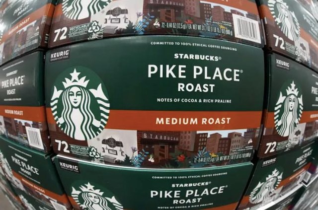 Starbucks bị c&#225;o buộc v&#236; sử dụng quảng c&#225;o lừa gạt kh&#225;ch h&#224;ng - Ảnh 1