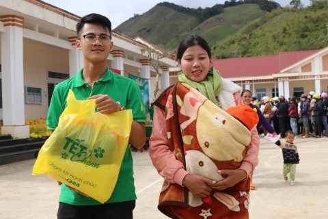 Tại &ldquo;điểm chạm&rdquo; x&atilde; Tu Mơ R&ocirc;ng, huyện Tu Mơ R&ocirc;ng, tỉnh Kon Tum