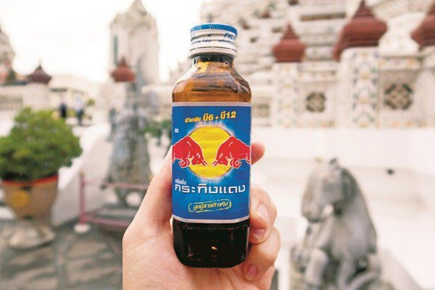 Chai nước tăng lực Red Bull thuở sơ khai.
