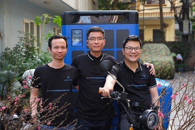 Đội ngũ s&aacute;ng lập của Selex Motors gồm Nguyễn Đ&igrave;nh Quảng, Nguyễn Trọng Hải v&agrave; Nguyễn Hữu Ph&uacute;c Nguy&ecirc;n (từ tr&aacute;i qua phải).