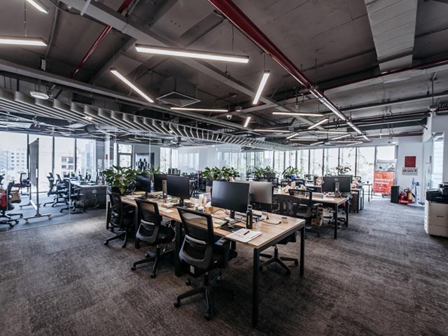 CBRE: Thị trường văn ph&#242;ng TPHCM trầm lắng trong nửa đầu năm 2023 - Ảnh 1