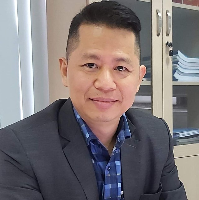 &Ocirc;ng Đỗ Tiến Long cho rằng nếu chỉ chăm chăm học theo người th&agrave;nh c&ocirc;ng,&nbsp;lớp trẻ sẽ mang tư duy cũ kỹ, &yacute; thức hời hợt,&nbsp;thiếu định hướng v&agrave; động lực.