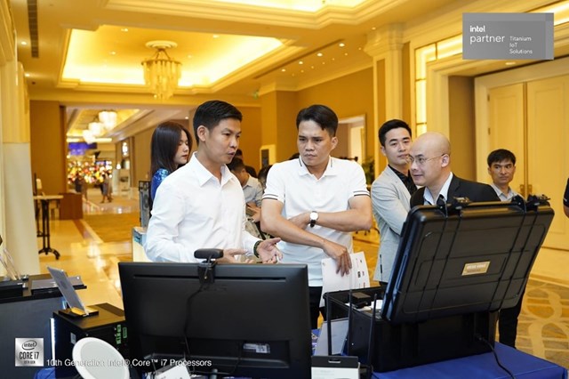 Hội nghị thu h&uacute;t nhiều doanh nghiệp quan t&acirc;m đến IoT v&agrave; chuyển đổi số
